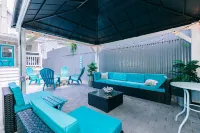 3-BR house walk to beach, shopping, bars, NYC train. 6-beach passes & 4-bikes.
