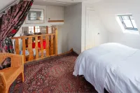 Cottage On Pier, Holy Loch Shore, Sea And Mountain Views, listed building 1830