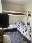 Rustic little Cabin just minutes from Deersville, no wifi no internet 해리슨 주립산림공원 주변 호텔