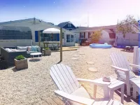 Three Bedroom Waterfront Oasis in Mystic Island! Bring your boat!