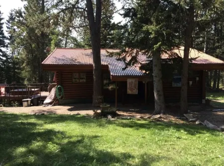 Deer Pass Lodge