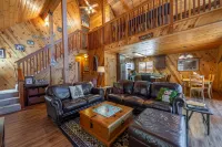 Knotty Pine Family Cabin (Tahoe Donner) - Dogs Welcome!!!
