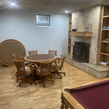 Large pet friendly, kid friendly house! 35 minutes from US Bank Stadium etc. Отели в г. Райт