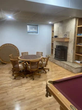 Large pet friendly, kid friendly house!  35 minutes from US Bank Stadium etc.