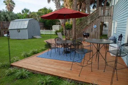 Charming, dog-friendly beach house downstairs