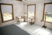 Historical Catskill mountains Farmhouse with Hiking, Fire Pit, Hot Tub, King bed