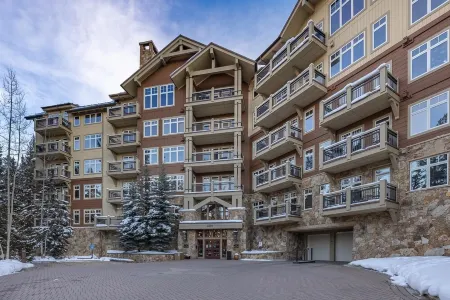 Ski-in/Ski-Out Luxury 4 Bed Penthouse - Late Summer and Fall Specials!