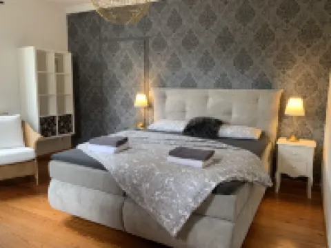 5 minutes from the OUTLET Large XL vacation business city family apartment for 6 guests Hotels in Metzingen