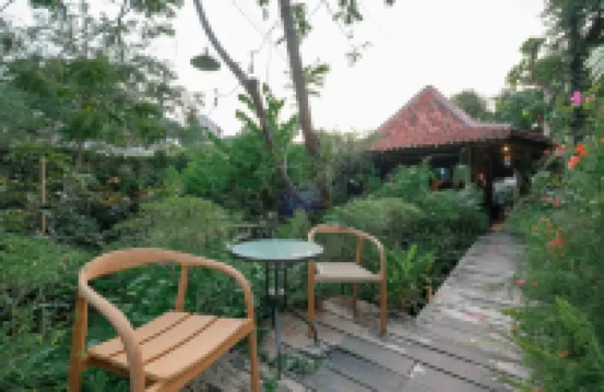 Djajanti House
