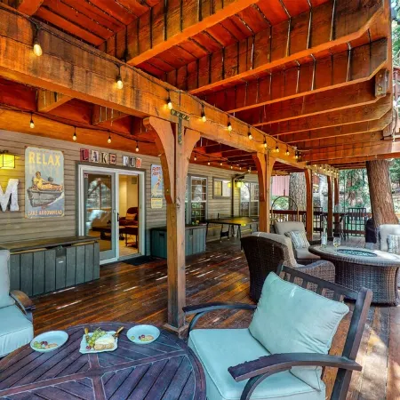 Large 2 Story Home; Walk 2Lake, Enclosed Backyd w Running Stream; Dog Friendly!