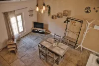 Beaucaire Cocoon 4 /quais/cité Médiévale/nature Hotels in Beaucaire