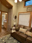Cozy tiny home in the pines - 20 minutes from Canton and Lake Fork!