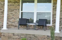 Central Retreat D, NEW, Close to Everything! 윌슨 카운티 호텔