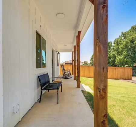 TWO PEAKS-South: New Cozy Cabin-Vaulted Wood Ceiling-Near Lake Texoma & Casinos.