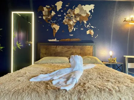 Catalina Cantina by Tampa Bay Hotspots & Airport!