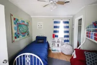 Cozy 2-bedroom bungalow in peaceful Coloma, close to beaches