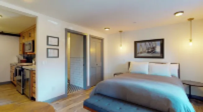 Miner’s Studio - Striking industrial modern