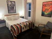 Barricade Bunkhouse: A Cozy Western Retreat in Laramie, Wyoming Hotels in 