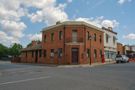 Woongarra Cottage - Tranquil Off-Grid Nature Escape in a Bush Setting