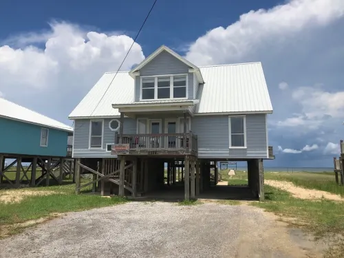 Private Beach, Private Dock,Gorgeous Sunsets over Bay. Bring Dogs. Special Rates