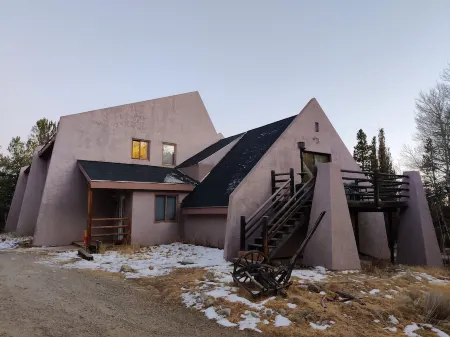 Spacious Mountain Home with Hot Tub on 10 Acres, Nearby Skiing