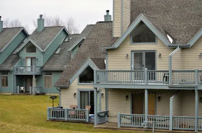 Holiday Valley Hideaway, Newly RenovatedWalking distance to Village & Slopes Hôtels à : 