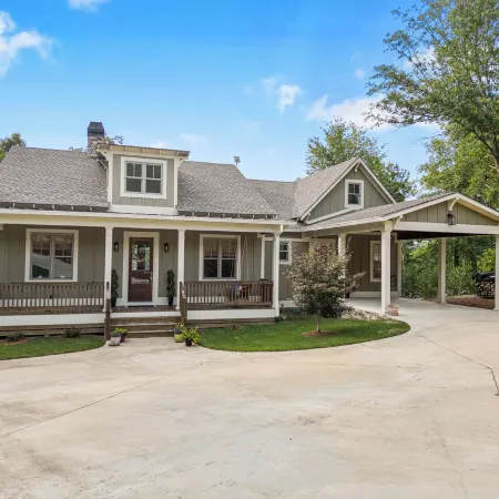 Lakeside Getaway at Chateau Marlowe - the perfect location for a family retreat!