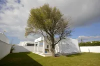 Villa in Los Caños de Meca of 600m2 plot next to the field and the beach.