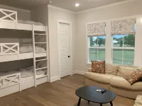 Spacious 4 Bedroom House - 3/4 Mile to Round Top Center! Hotels in Round Top