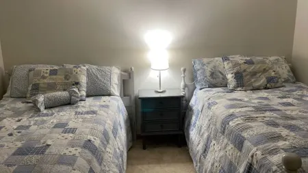 What a family lake house should be! Natural Beauty w/ space for each to enjoy!!! Отели в г. Окони Каунти