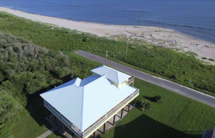 Stunning Oceanfront Beach House near Holly Beach w/balcony & awesome beach decor