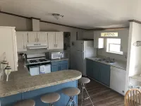 1000 Islands Cottage minutes from free boat launch!