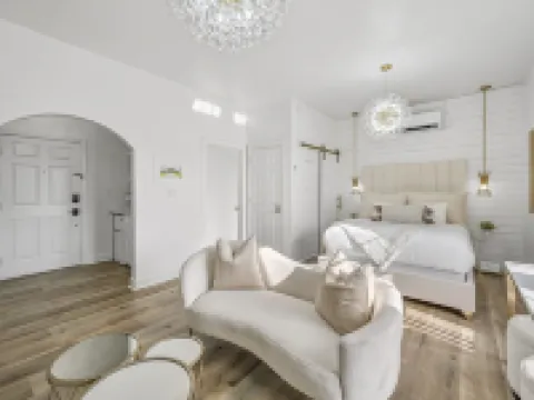 Luxurious Large Studio overlooking 30A nestled b/w Rosemary and Alys Beach Hotels in Rosemary Beach