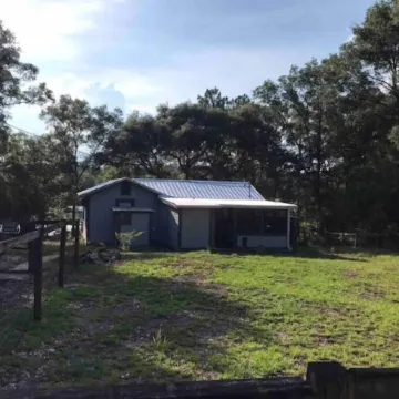 3 Bedroom House on Private Scenic Lake Mable