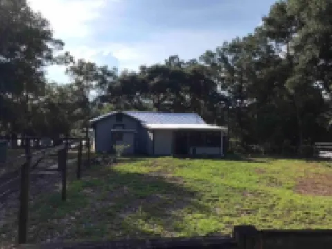 3 Bedroom House on Private Scenic Lake Mable