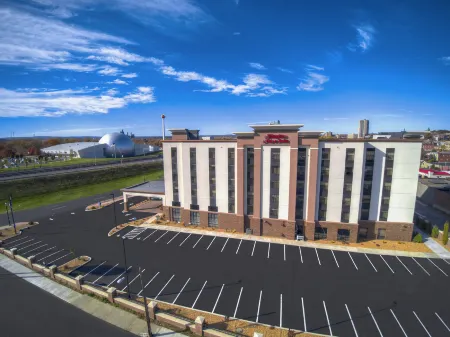 Hampton Inn & Suites Springfield Downtown