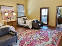 NEW LISTING-Secluded Whoop Acre Ranch SLEEPS 25-LOADED with entertainment