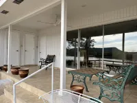 Great Lake House with Best Private Beach. Kayaks and Games! Kids Friendly! - 4성급