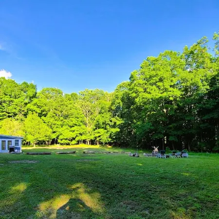 Oversized Country house, Quiet Retreat & Gathering space ~NEW !!!