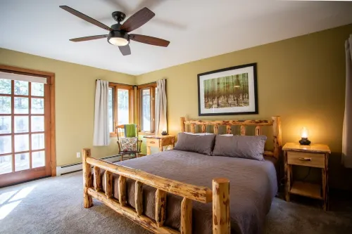 Spacious & renovated house, walking distance to town! Perfect for families!