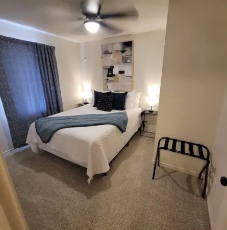 Hidden Tech Beauty - extremely close to TTU Отели рядом с достопримечательностью «Thunderzone Family Fun»