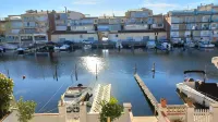 Confortable Appartement Avec Trés Jolies Vues sur Port Empordá et sur Canal