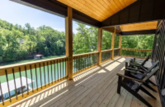 The Black Pearl on Norris Lake