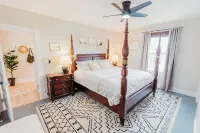 The Farmhouse At Oak Creek Farm