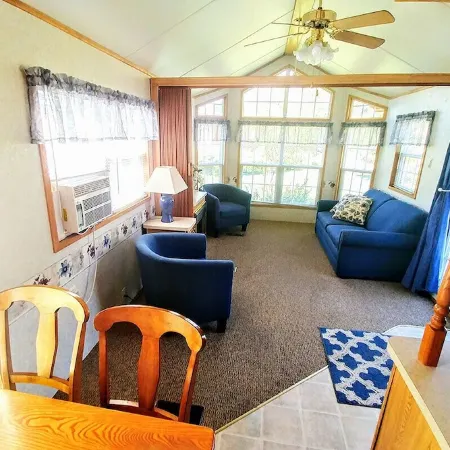 Antelope Loft: Cabins @ Creekside #6