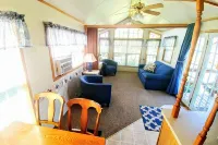 Antelope Loft: Cabins @ Creekside #6