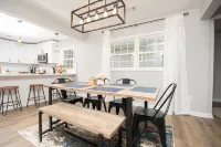 Gorgeous Bungalow Minutes from Airport & ATL