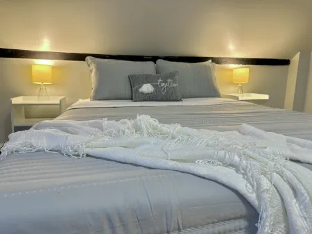 New, Clean, Downtown Getaway! Отели рядом с достопримечательностью «Колледж НТИ, Конкордс Коммьюнити»