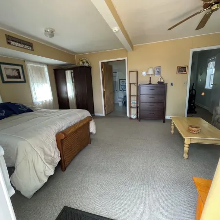 Private Lakefront! July 4, Some June Open. AC, Kayaks, Fishing, Pontoon Optional