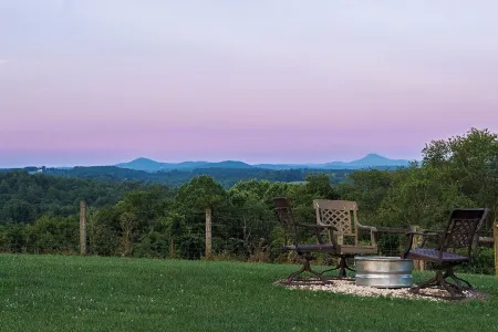 Rustic meets Modern at "The Dairy Barn" Located near I-77 and the New River